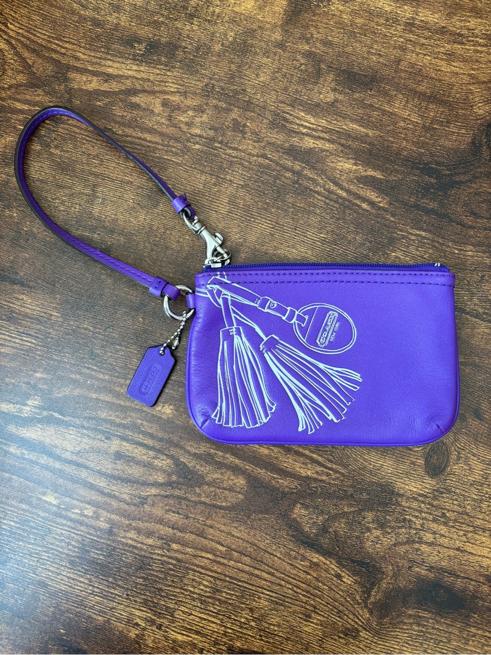 Coach Legacy Iris Purple Leather Trompe L’Oeil Silver Etched Tassel Wristlet - Picture 3 of 7